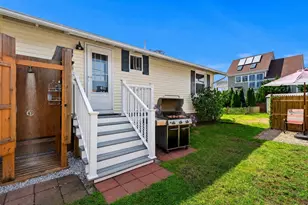 14 Overlook St, Newburyport, MA 01950 - Photo 7