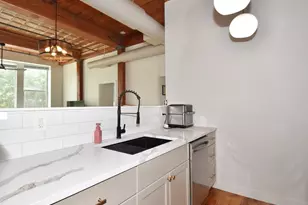 385 Worthington St, Springfield, MA 01103 - Photo 3