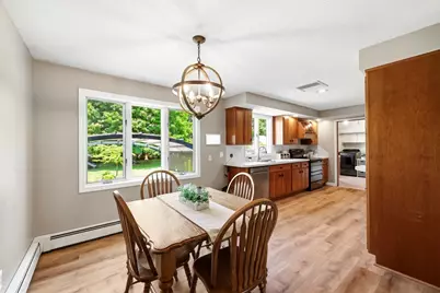 126 Edward St, Chicopee, MA 01020 - Photo 11