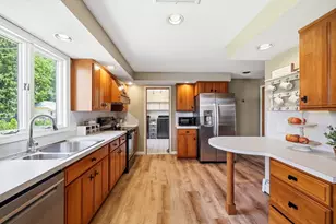 126 Edward St, Chicopee, MA 01020 - Photo 9