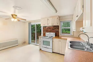31 Conway St, Worcester, MA 01607 - Photo 11