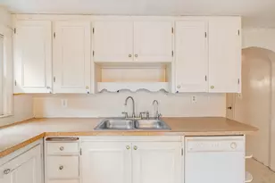 31 Conway St, Worcester, MA 01607 - Photo 13