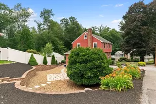 8 Indian Ln, Wakefield, MA 01880 - Photo 5
