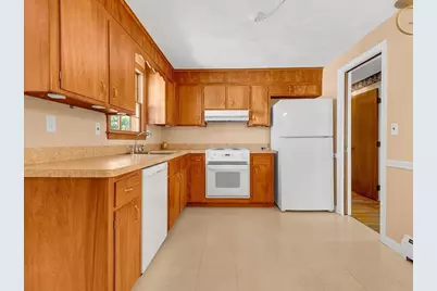 7 Kennedy Cir, Wakefield, MA 01880 - Photo 11