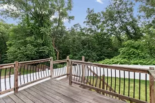 127 Westgate Rd, Waltham, MA 02453 - Photo 23
