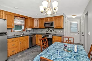 127 Westgate Rd, Waltham, MA 02453 - Photo 3