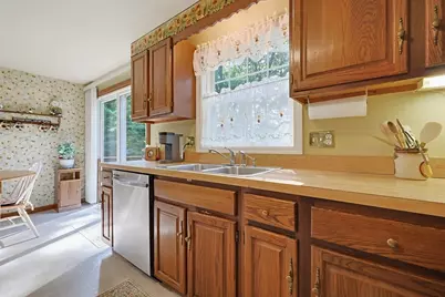 7 Hazeltine Rd, Upton, MA 01568 - Photo 3