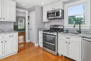 142 Calvary St, Waltham, MA 02453 - Photo 3