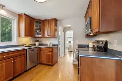 134 Bedford St, Burlington, MA 01803 - Photo 3