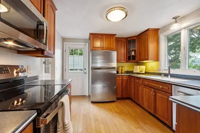 134 Bedford St, Burlington, MA 01803 - Photo 5