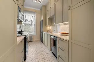 554 E 4th St, Boston, MA 02127 - Photo 11