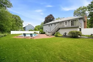 10 Wildwood Dr, Medfield, MA 02052 - Photo 27