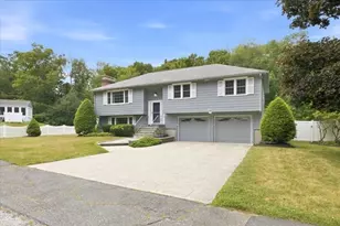 10 Wildwood Dr, Medfield, MA 02052 - Photo 3