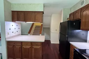 304 Fairway Village, Northampton, MA 01053 - Photo 5