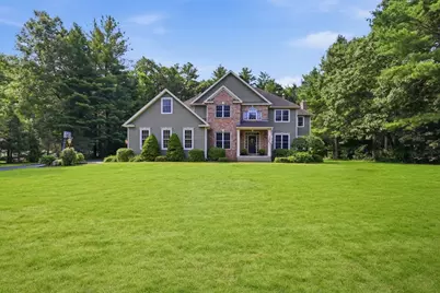8 Lexington Circle, Southwick, MA 01077 - Photo 3