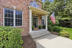 8 Lexington Cir, Southwick, MA 01077 - Photo 5