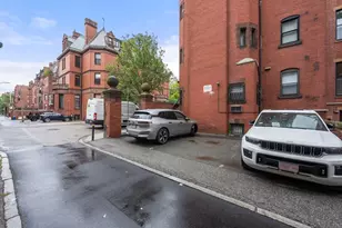 20 Gloucester St, Boston, MA 02115 - Photo 25