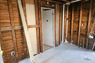 89 Friend St, Gloucester, MA 01930 - Photo 3
