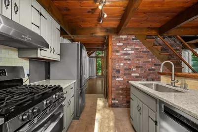 39 Westview Ter, Easthampton, MA 01027 - Photo 11