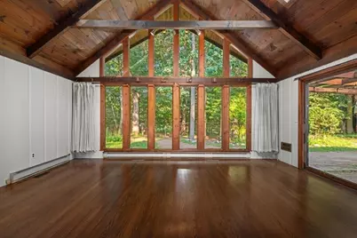 39 Westview Ter, Easthampton, MA 01027 - Photo 5