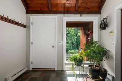 39 Westview Ter, Easthampton, MA 01027 - Photo 3