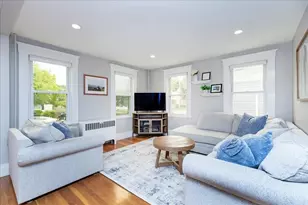 27 Chestnut St, Danvers, MA 01923 - Photo 5