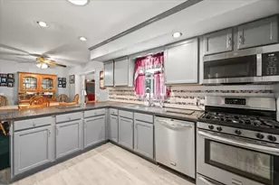 418 Webster St, Hanover, MA 02339 - Photo 25