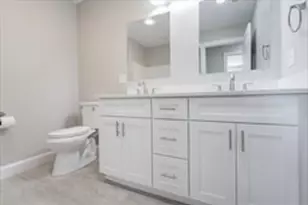 579 Summit St, Fall River, MA 02724 - Photo 17