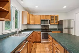 26 Foster St, Mattapoisett, MA 02739 - Photo 3