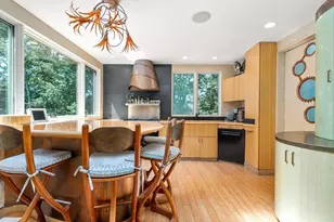 108 Codman Rd, Brookline, MA 02445 - Photo 7