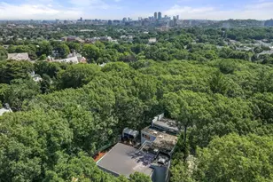 108 Codman Rd, Brookline, MA 02445 - Photo 15