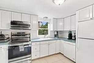 28 Preston St, Malden, MA 02148 - Photo 5