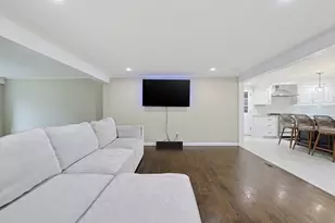 32 Falcon St, Worcester, MA 01603 - Photo 11