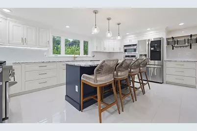 32 Falcon St, Worcester, MA 01603 - Photo 5