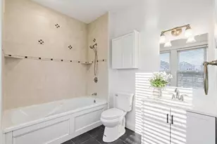 26 Gladstone St, Boston, MA 02128 - Photo 11