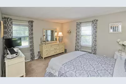 56 Santa Maria St, Springfield, MA 01104 - Photo 11