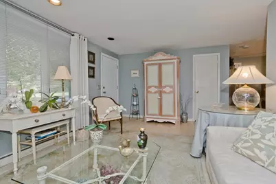 56 Santa Maria St, Springfield, MA 01104 - Photo 9