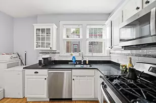 585 Franklin St, Melrose, MA 02176 - Photo 17