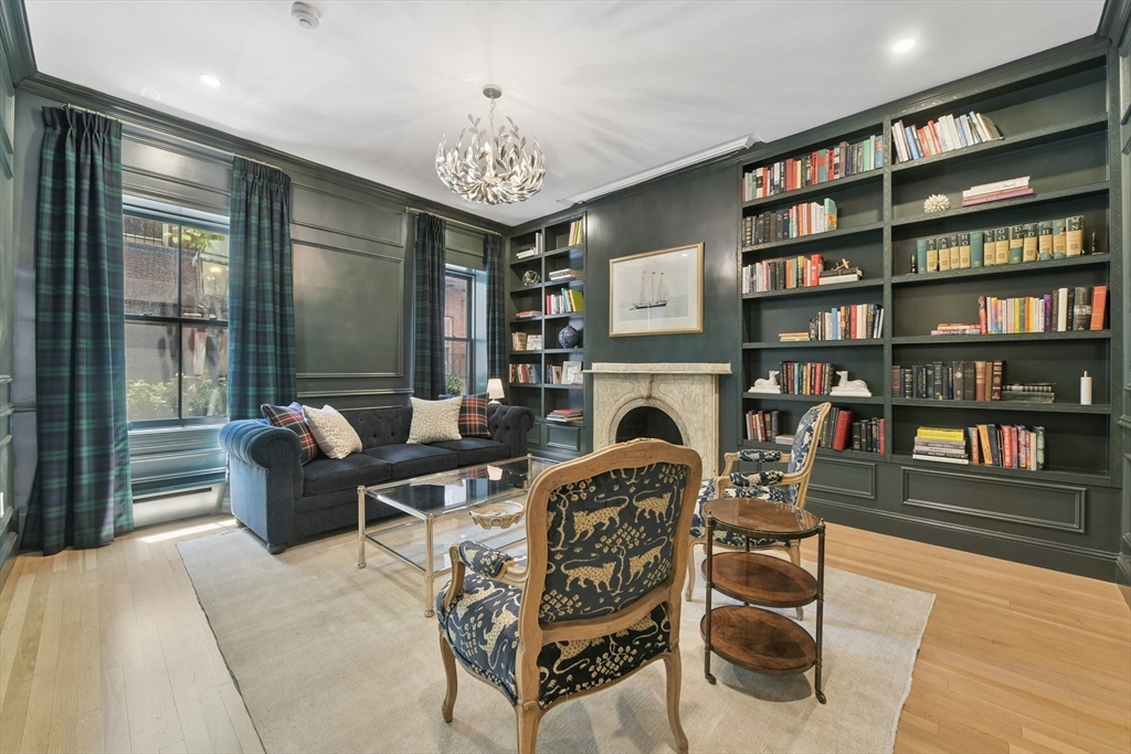89 Revere St, Beacon Hill