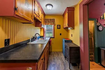 10 Snow St, Southbridge, MA 01550 - Photo 7