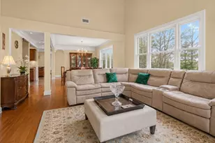 127 Johnson Woods Dr, Reading, MA 01867 - Photo 13