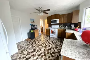16 Watson St, Somerville, MA 02144 - Photo 9