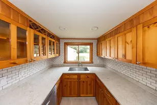 2 Hyatt St, Worcester, MA 01603 - Photo 5