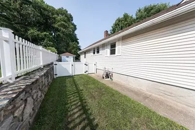 2 Hyatt Street, Worcester, MA 01603 - Photo 37