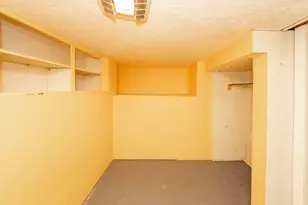 2 Hyatt St, Worcester, MA 01603 - Photo 31