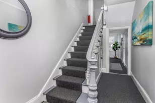 134 Washington St, Marblehead, MA 01945 - Photo 3