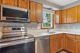 39 Washington Ave, Athol, MA 01331 - Photo 9