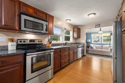 10 Riverside Dr, Auburn, MA 01501 - Photo 13