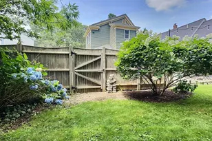 28 Cherry St, Plymouth, MA 02360 - Photo 33