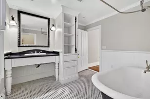 12 Crown St, Worcester, MA 01609 - Photo 11